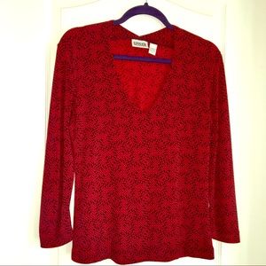 Lady in Red! CHICOS Stunning Red/Black Top V-Neck